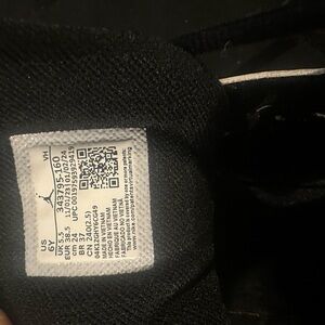 Nike Air Jordan Youth Sneakers Size 6Y – Like New – White/Red/Black